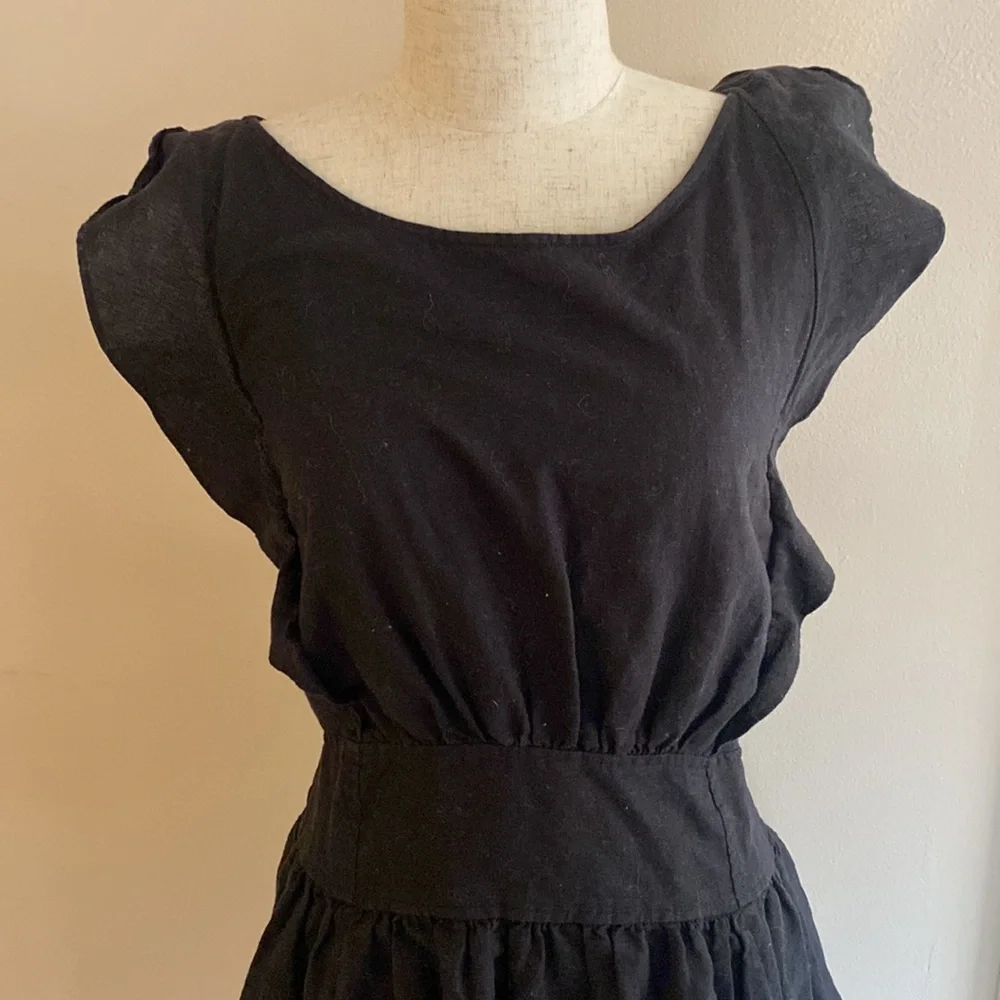 Free People linen blend beautiful ruffled back tie mini boho dress. - Picture 5 of 14